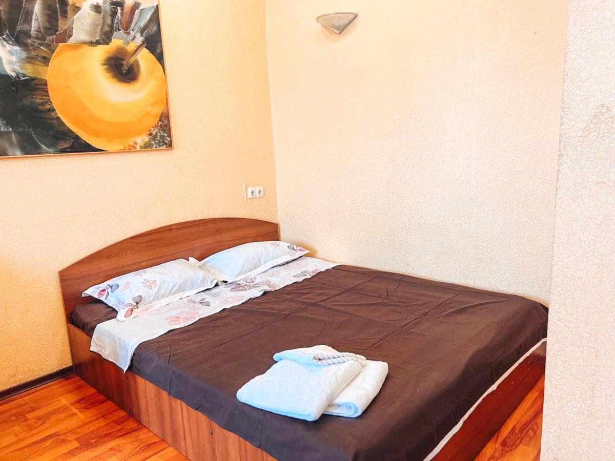 Apartment Near Metro Station Darnitsa Kiev Bagian luar foto