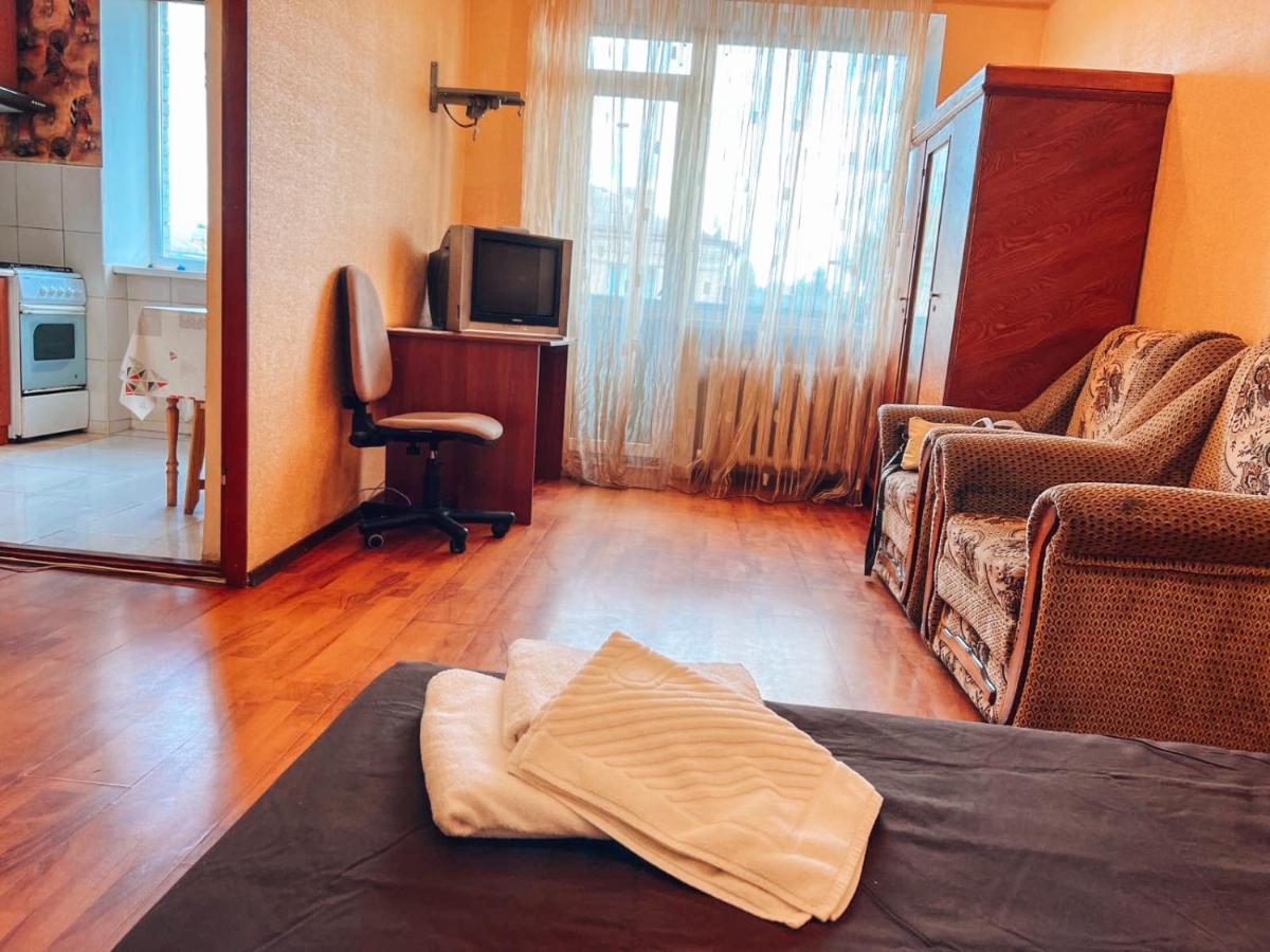 Apartment Near Metro Station Darnitsa Kiev Bagian luar foto