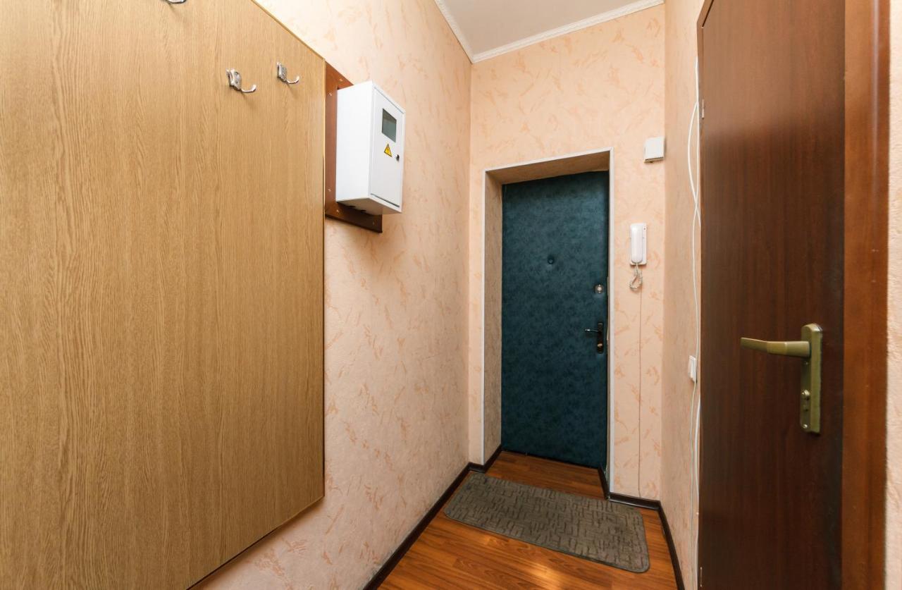 Apartment Near Metro Station Darnitsa Kiev Bagian luar foto